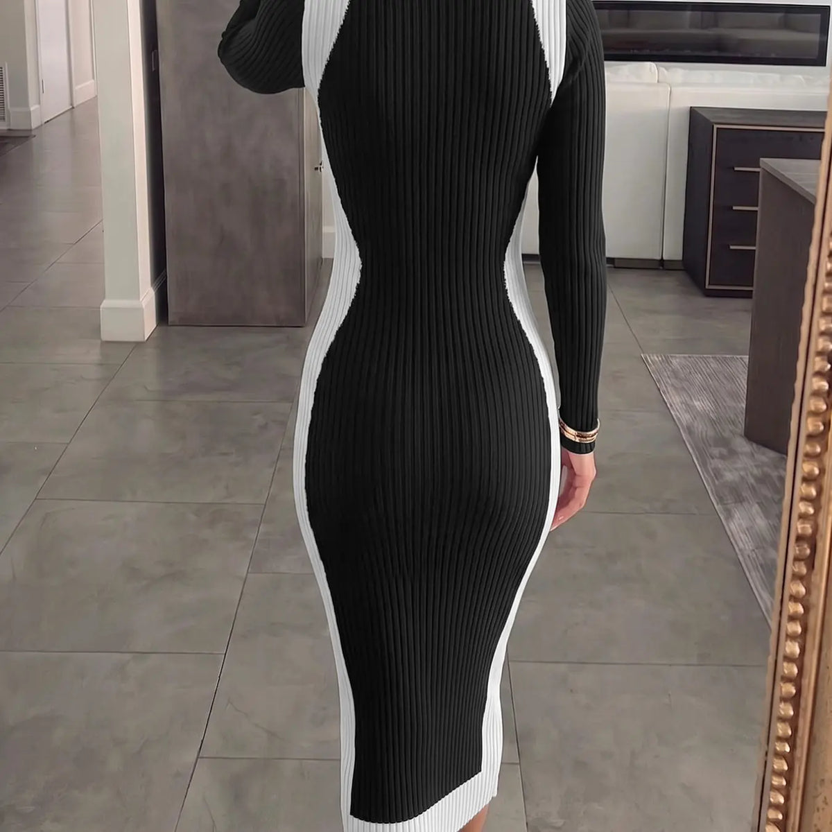 Women's Colorblock Long Sleeve Knit Midi Dress with Slim-Fitting Mock Neck for Autumn and Winter